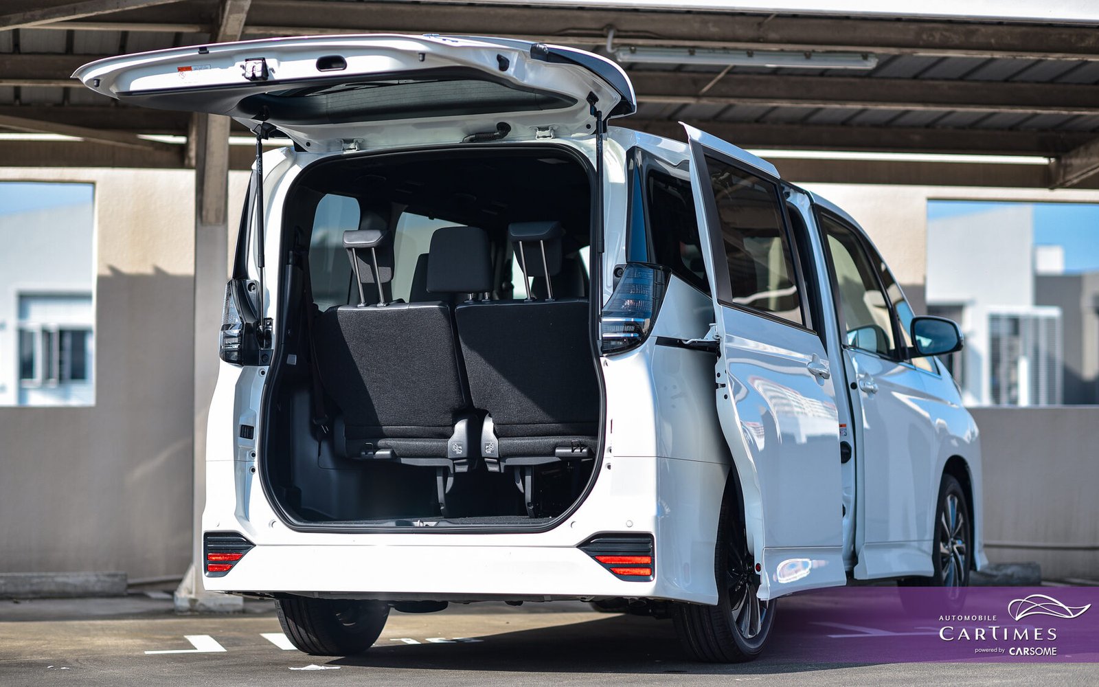 Toyota Voxy 1.8 S-Z Hybrid photo 7